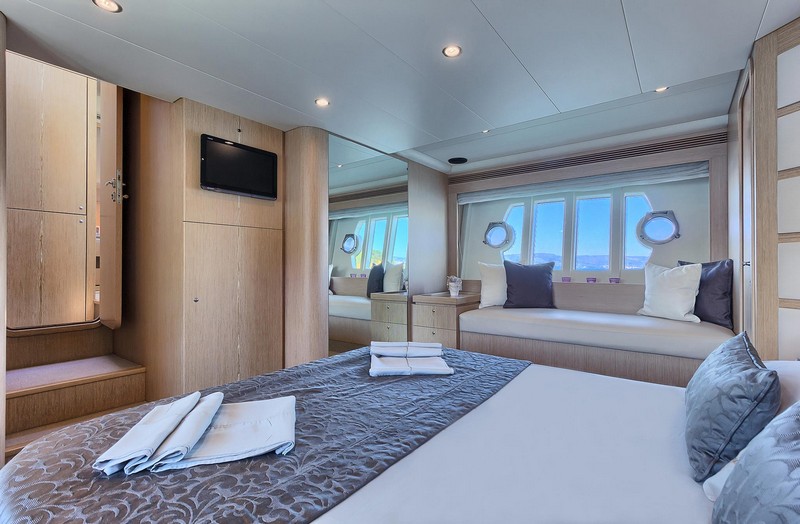 15684170867700098_luxury-yacht-charter-croatia-ferretti-620-kimon-14