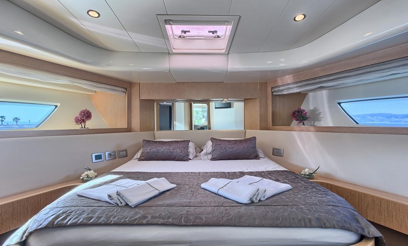 15684230867700098_luxury-yacht-charter-croatia-ferretti-620-kimon-16
